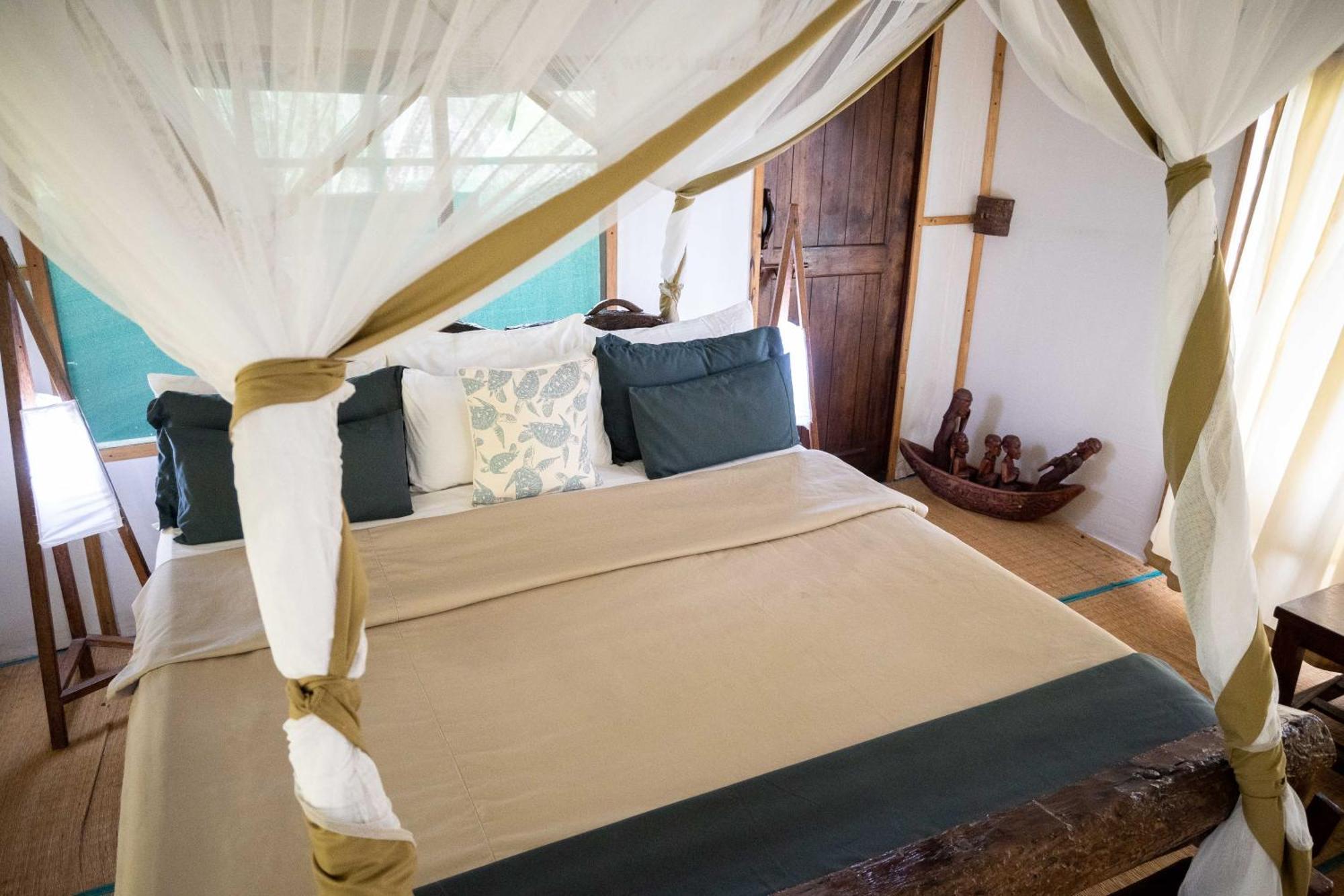 Simply Saadani Camp, A Tent With A View Safaris Mkwaja Exteriér fotografie
