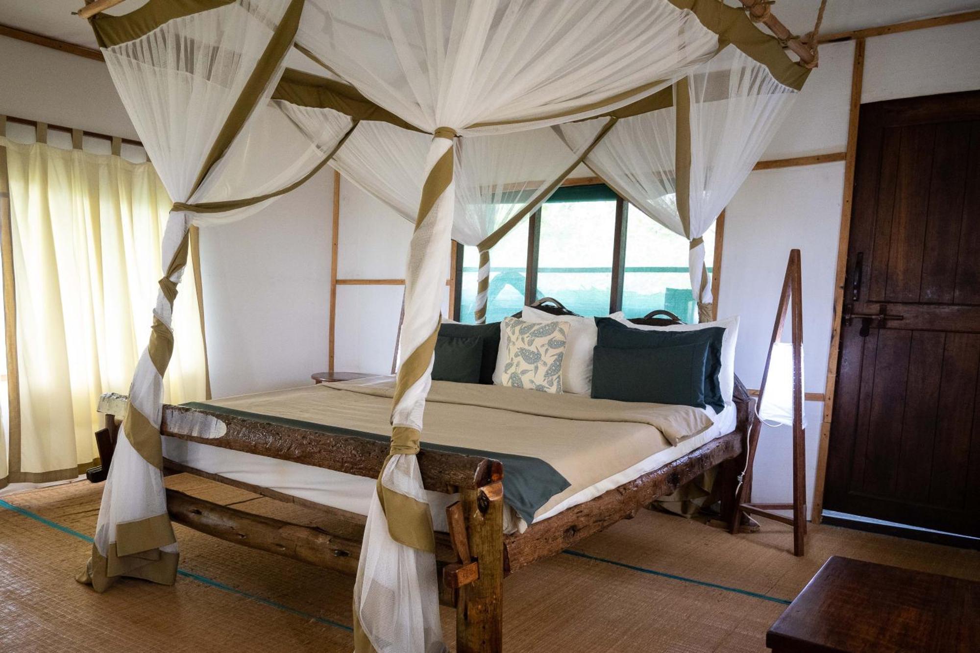 Simply Saadani Camp, A Tent With A View Safaris Mkwaja Exteriér fotografie